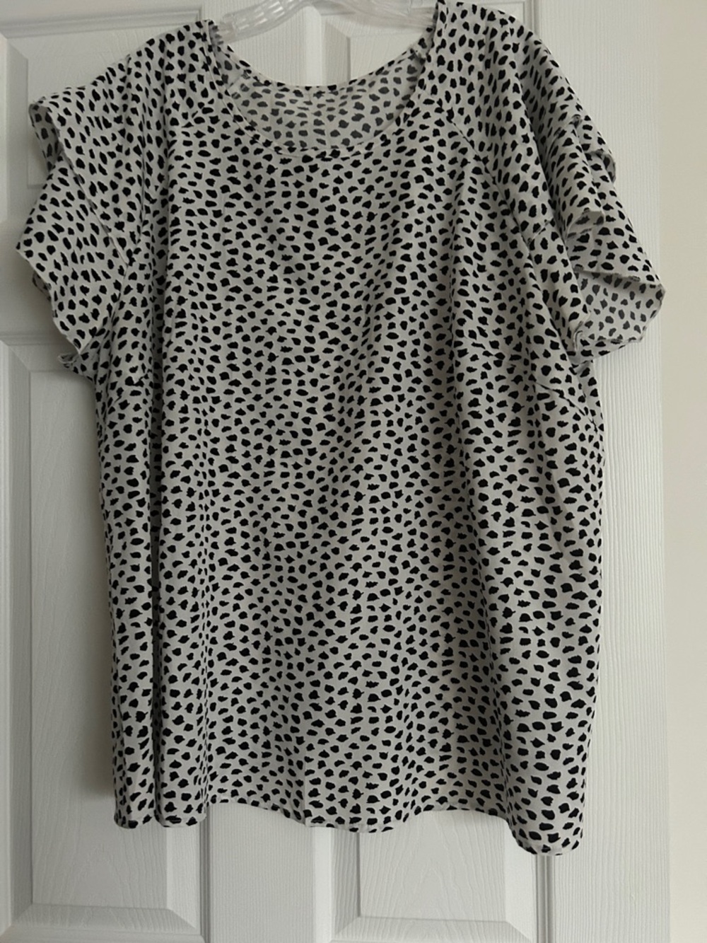 SHEIN Cream Short-Sleeve Tee with Black Spot Print